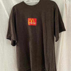 TRAVIS SCOTT x MCDONALDS SESAME TEE - XL